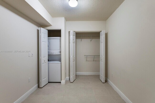 Building Photo - 2350 SW 27th Ave