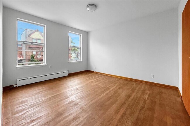Building Photo - 2166 E 18th St