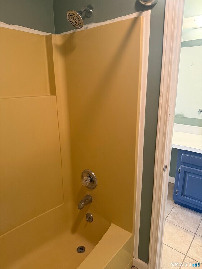 Building Photo - 93 Park Ave
