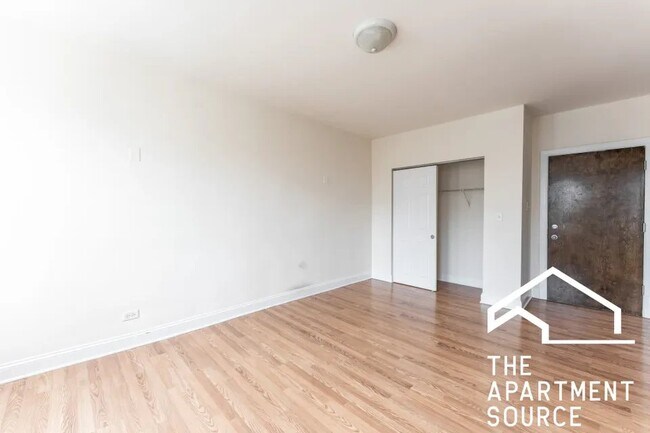 Building Photo - 2600 N Kimball Ave