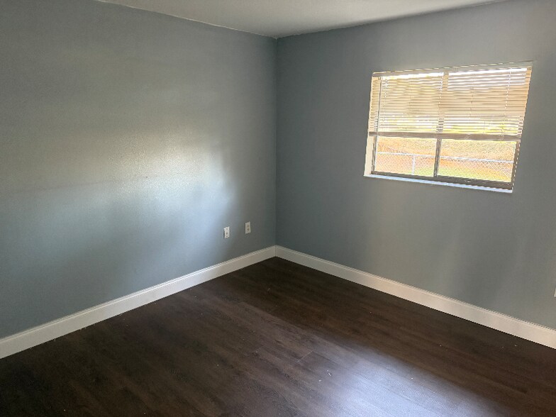 Building Photo - 1450 E Gibson St