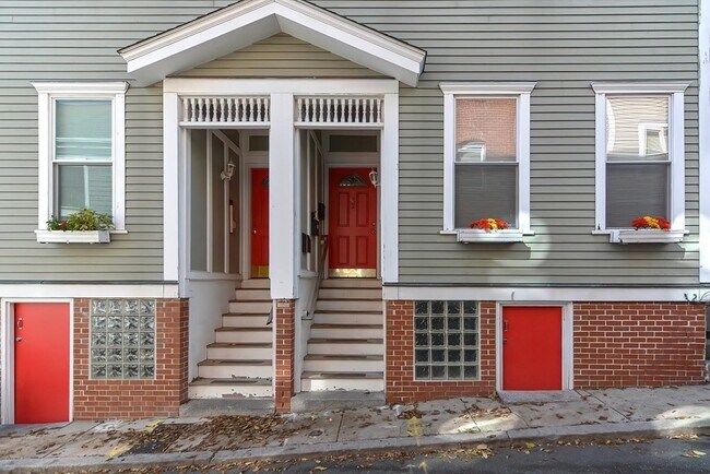 Building Photo - 10 Hancock St