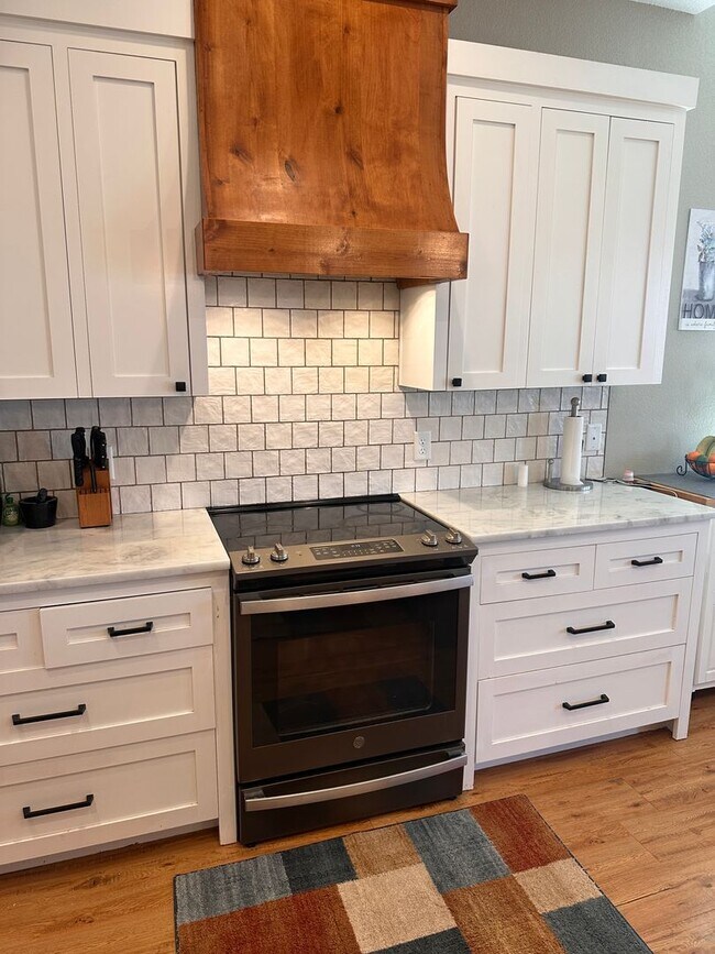 Building Photo - LAKE FRONT PROPERTY!  4/3/2; FULLY  FURNISHED