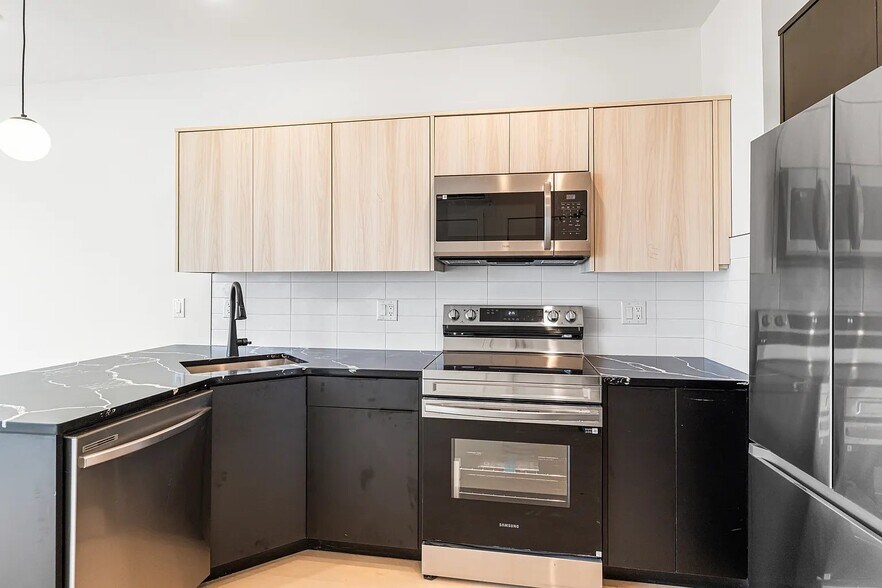 Building Photo - 2139 N 10th St