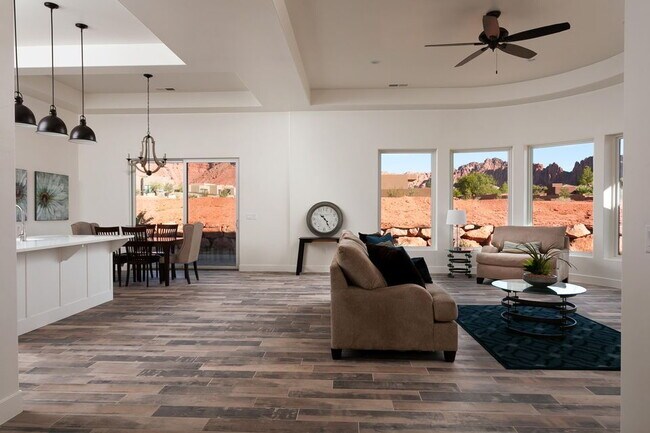Building Photo - Gorgeous luxury 4 bedroom home in Ivins