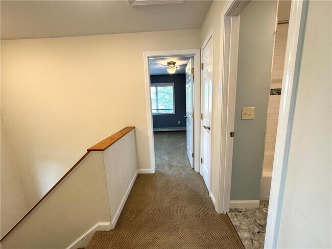 Building Photo - 87 Roseneath Ave