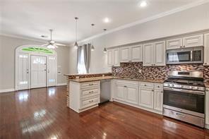 Building Photo - Stunning Bywater house in Alvar