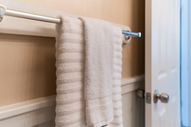 Building Photo - 12 Harris Ave