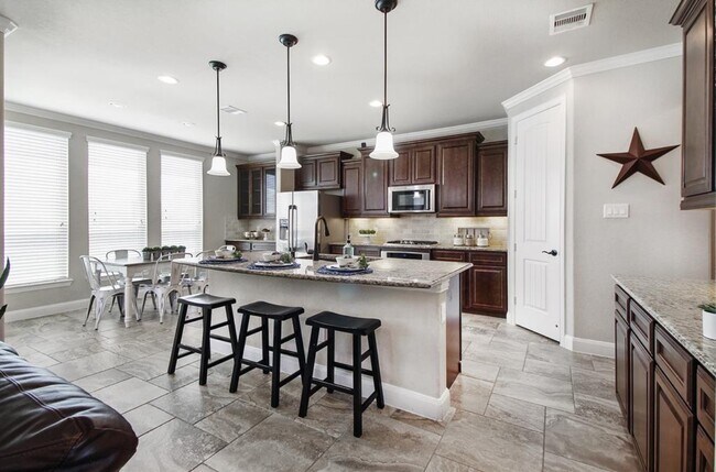 Building Photo - 18002 Heartsong Dr