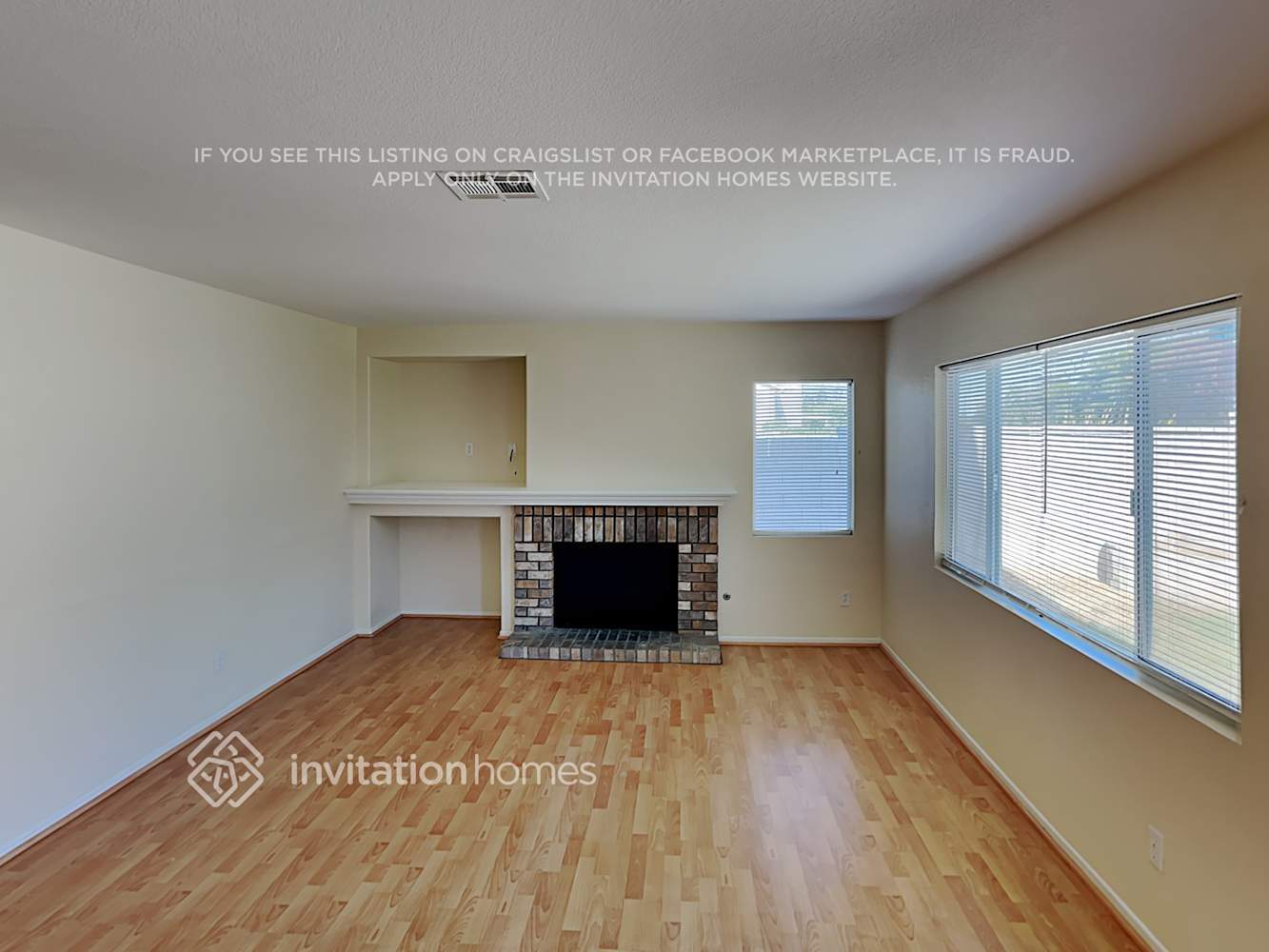 Building Photo - 4102 Periwinkle Way
