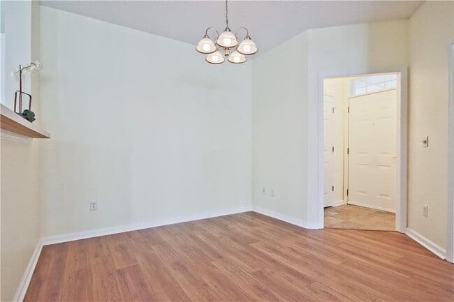 Building Photo - 8102 Woodland Ln