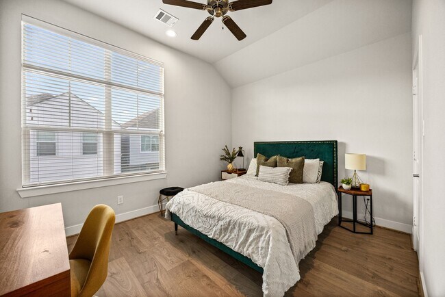 Building Photo - 8817 Hollister Pine Ct
