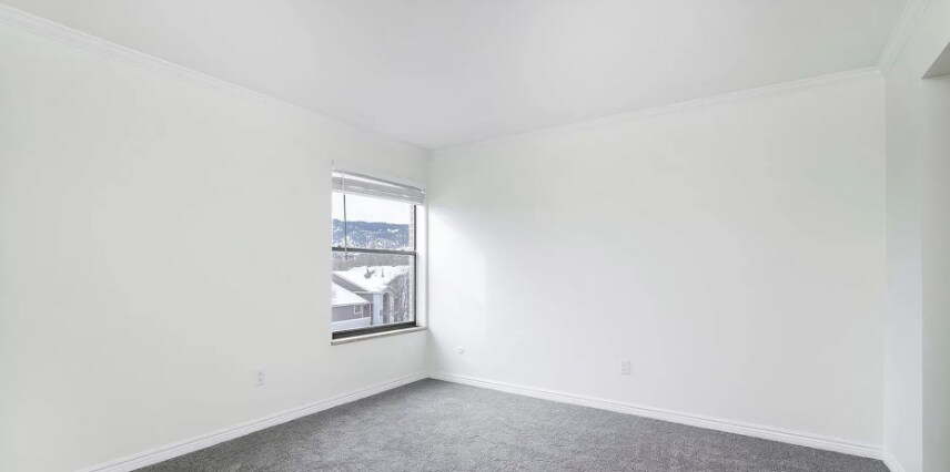 Building Photo - 2227 Canyon Blvd