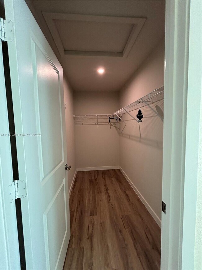 Building Photo - 1021 NW 5th Ave