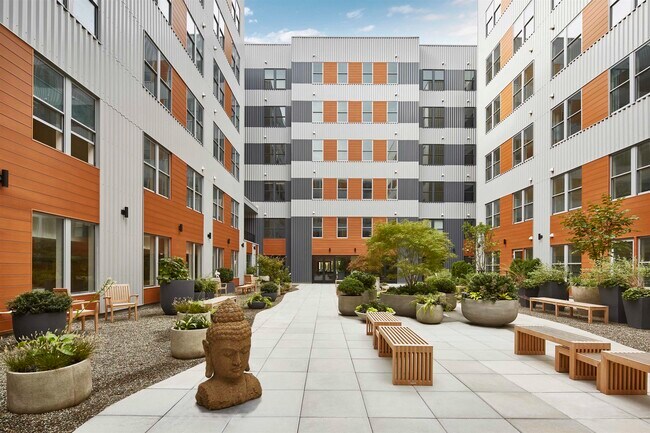 Building Photo - 400 Claremont Ave