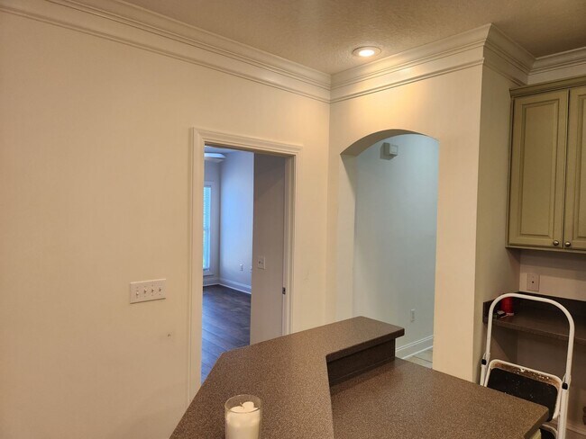 Building Photo - 411 Southbridge Blvd