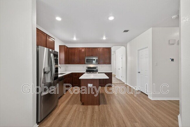 Building Photo - 549 Celtic Ash Run