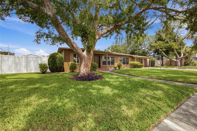 Building Photo - 808 N Mac Dill Ave