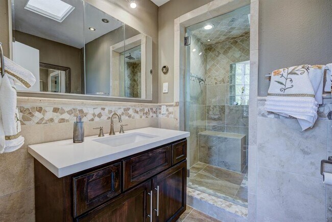 Building Photo - 4734 Post Oak Timber Dr