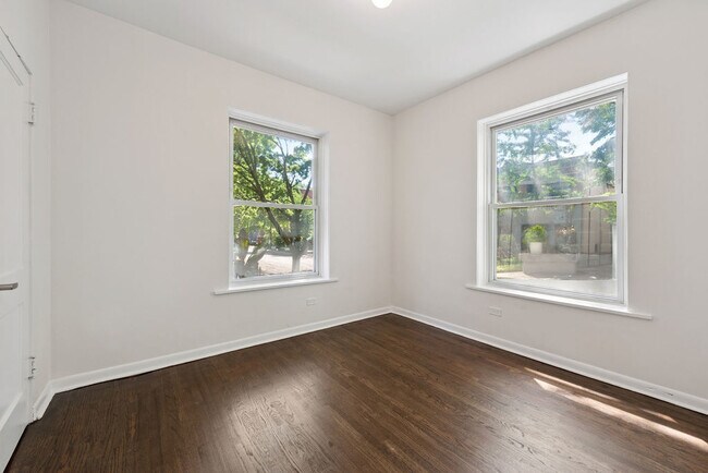 Building Photo - 1340 W Hollywood Ave