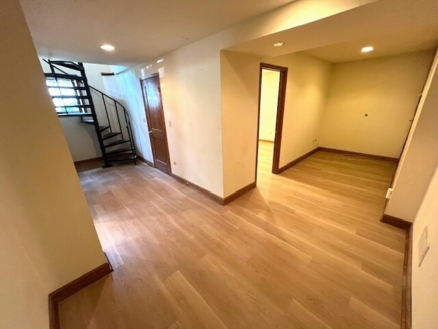 Building Photo - 3761 N Lakewood Ave