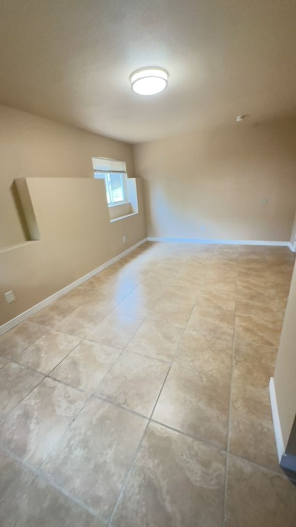 Building Photo - Spacious Antelope Meadows 5BD Home in Nort...