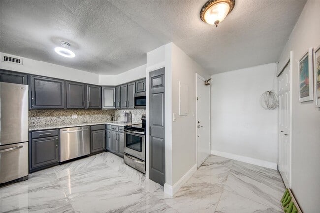 Building Photo - 851 Bayway Blvd