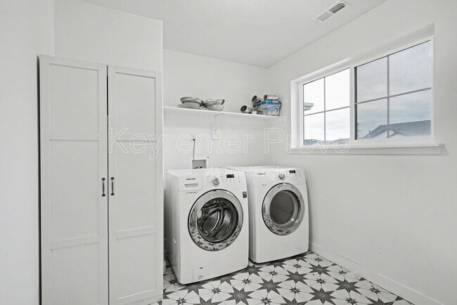 Building Photo - 4152 E Bonne Vista Dr