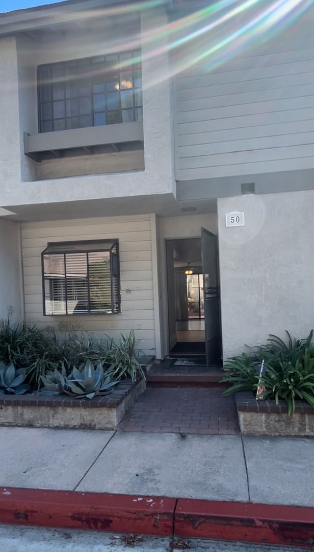 Primary Photo - Updated 2 Bedroom home in Fullerton