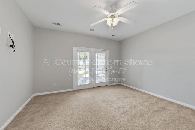 Building Photo - 264 Viareggio Road