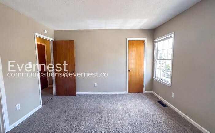 Building Photo - 387 Jamestown Manor Dr