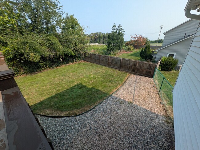 Building Photo - 6008 Yeaton Glen Dr