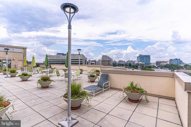 Building Photo - 4242 East-West Hwy