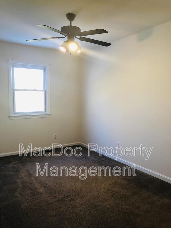 Building Photo - 405 Olde Greenwich Cir