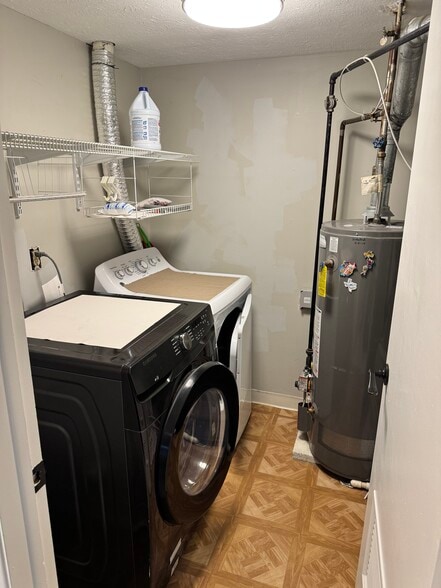 Building Photo - 4310 Hyde Park