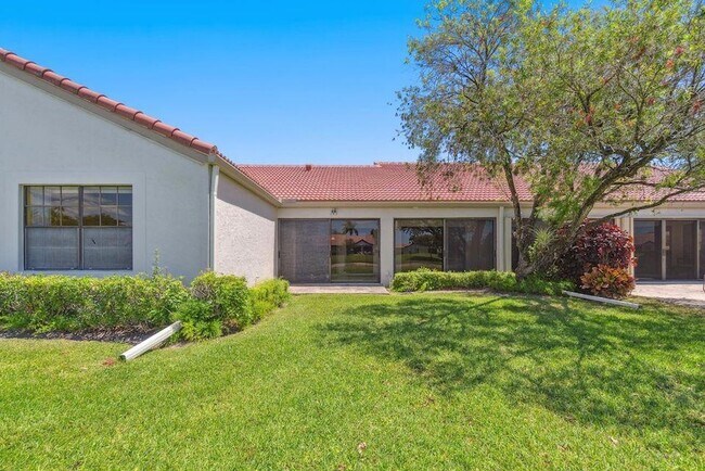 Building Photo - 5942 Parkwalk Cir W