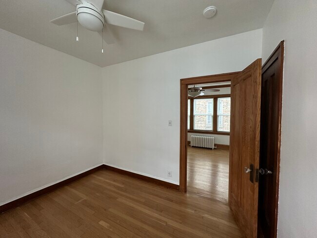 Building Photo - Gunderson #2
