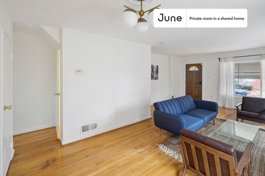 Building Photo - Room in Shared 4 bed/2.5 bath home