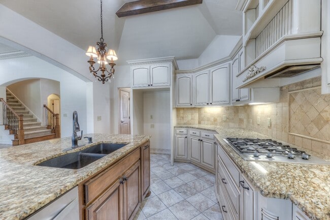 Building Photo - 11841 S Pittsburg Ave