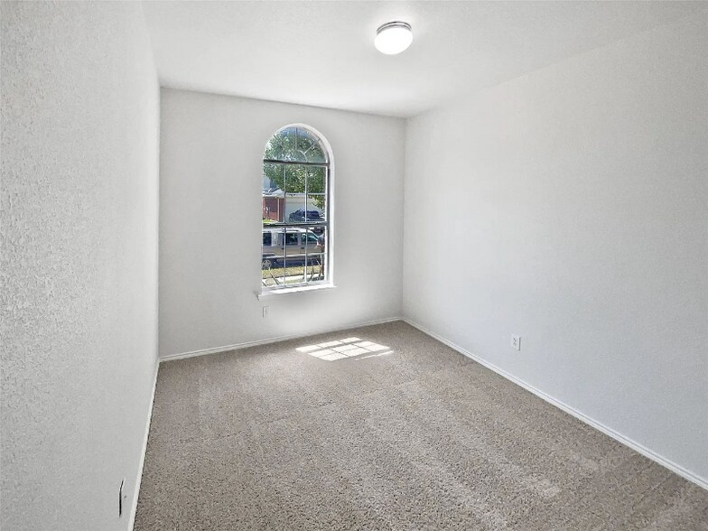 Building Photo - 13408 Dove Ranch Rd