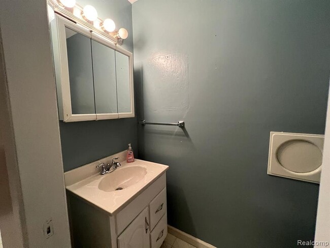 Building Photo - 13858 Arnold Dr