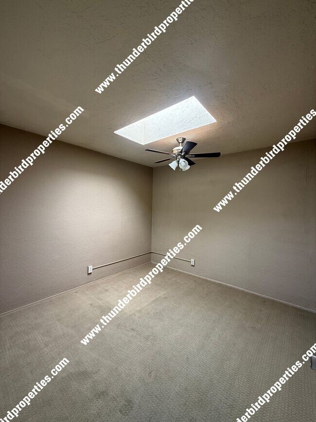 Building Photo - 2108 Muriel St NE