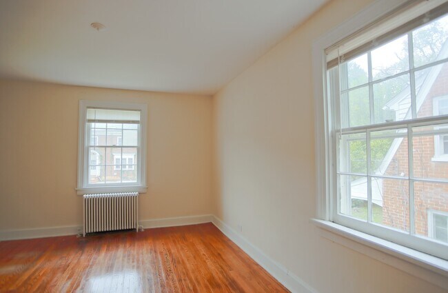 Building Photo - 8br Single Family Home on 14th St NW  (MIN...