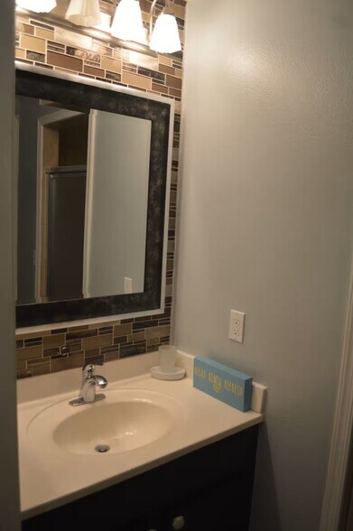 Bath 3 - 12 Fircrest Ln