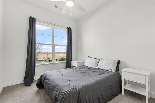 Building Photo - 2124 Village Walk Ln