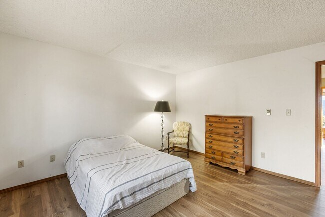 Building Photo - Beautiful Unit on Greenway for rent!