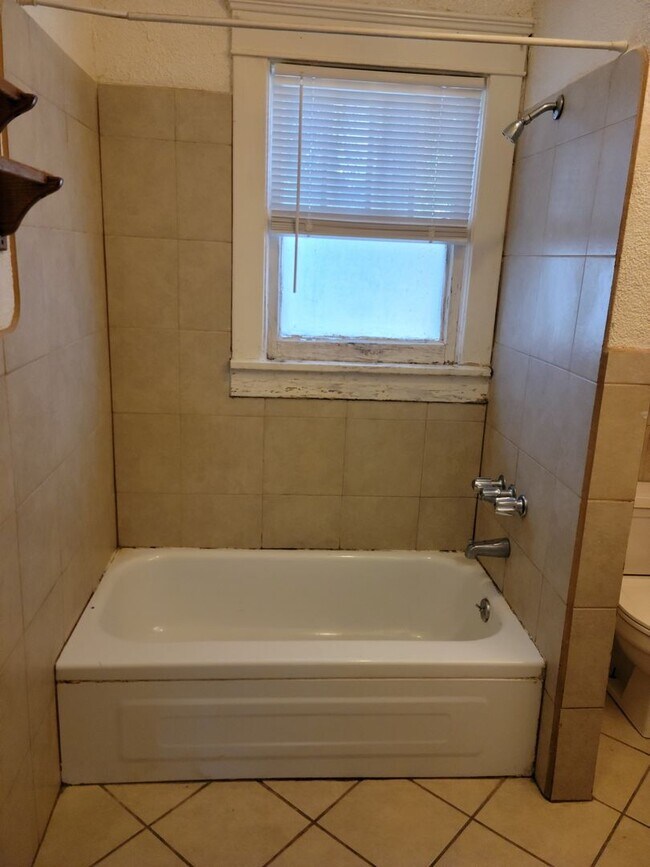 Building Photo - 1121 15th St