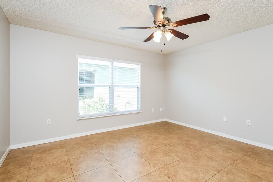 Building Photo - 2924 Elbib Dr