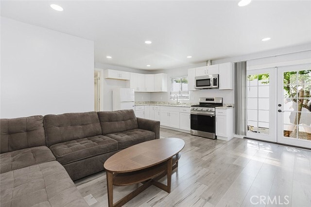 Building Photo - 8407 Terhune Ave