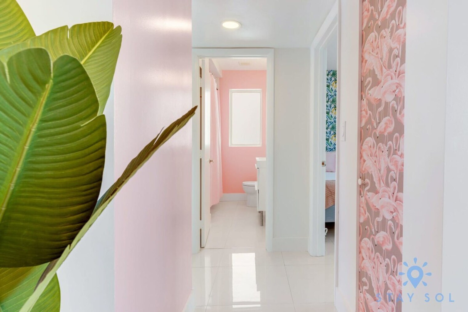 Building Photo - 809 S Ocean Dr